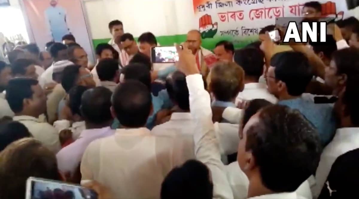 Watch: Assam Congress workers clash at meeting to discuss Bharat Jodo Yatra | North East India News